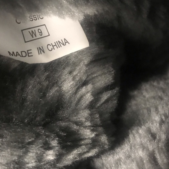 UGGS BOOT - Picture 6 of 6